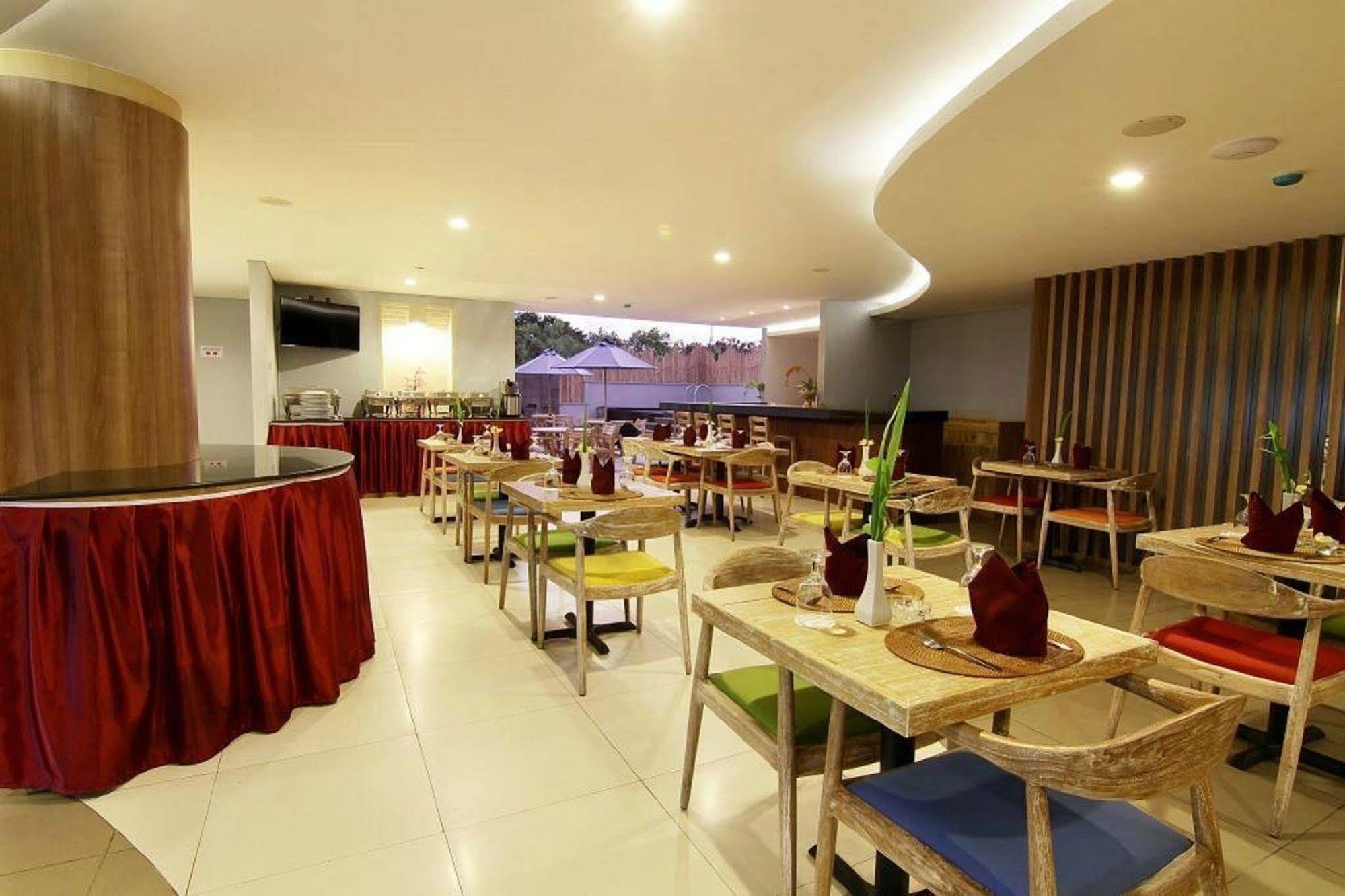 Santosa City Hotel Denpasar Exterior foto