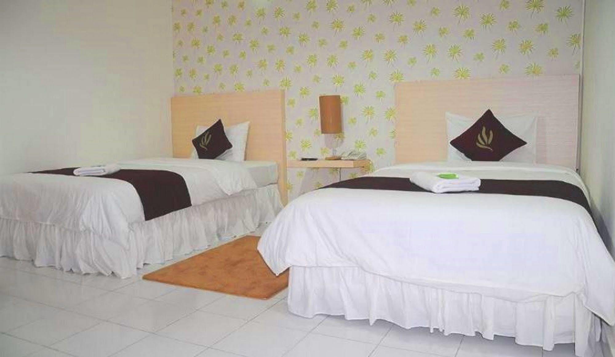 Santosa City Hotel Denpasar Exterior foto